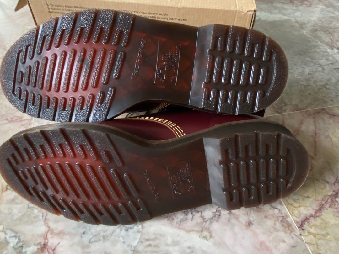 BN Dr. Martens 101 ARC 6 eyelet Boots Oxblood Vintage Smooth EU 42, Men's  Fashion, Footwear, Boots on Carousell