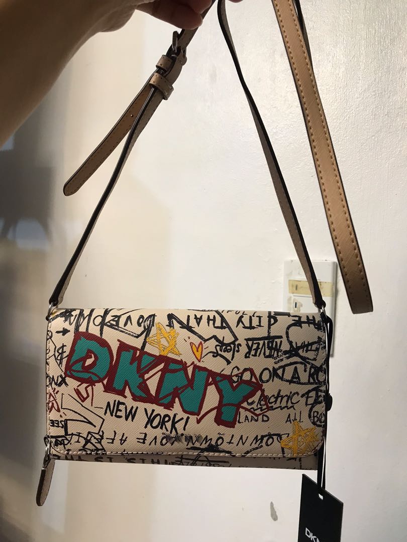 Dkny best sale graffiti wallet
