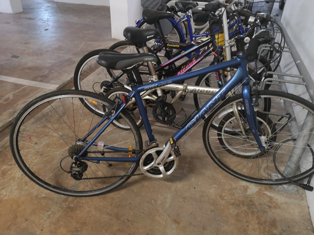 Giant lightweight hybrid crx4 Sports Equipment Bicycles Parts Bicycles on Carousell