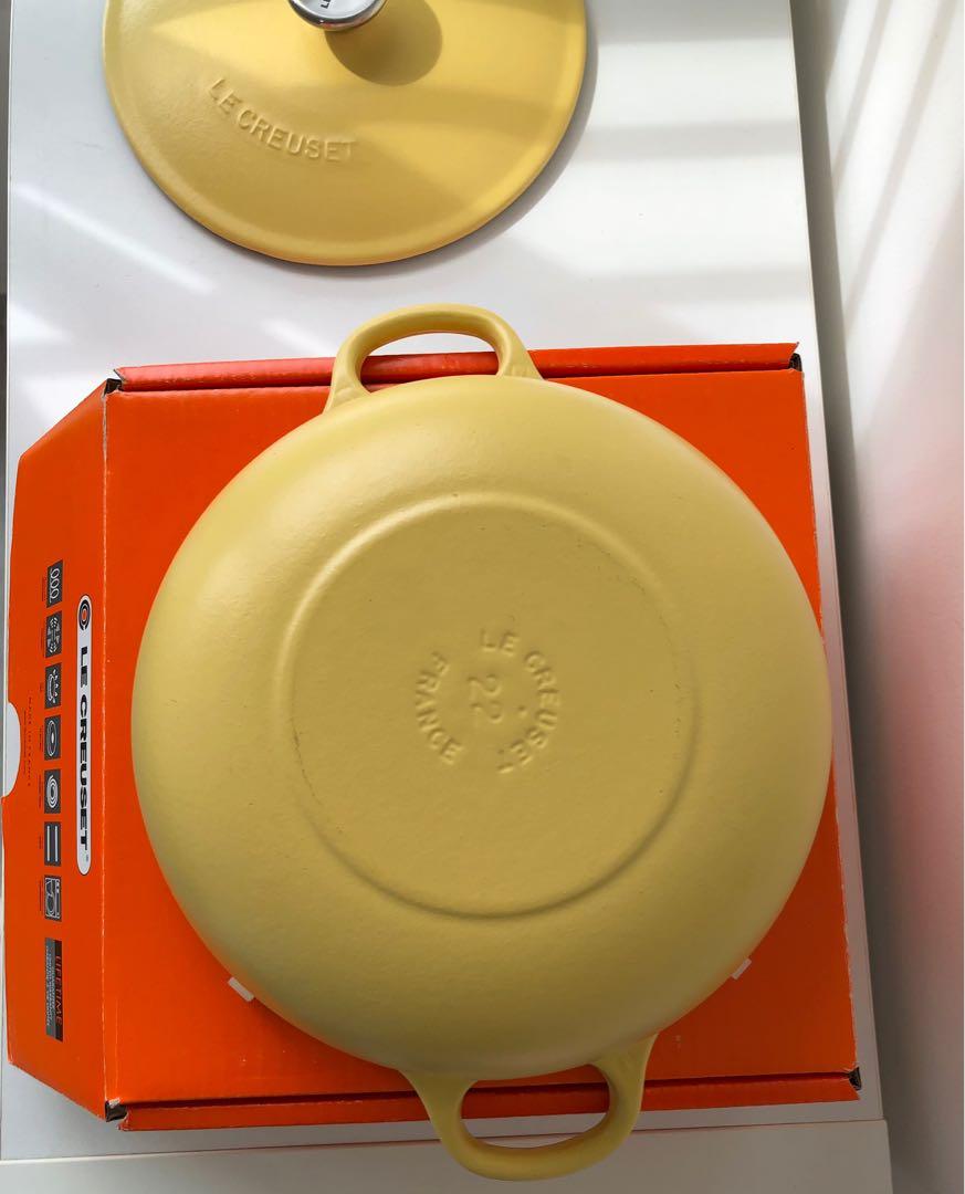 https://media.karousell.com/media/photos/products/2021/9/8/le_creuset_22cm_mimosa_marmite_1631089919_7dc69ab0_progressive.jpg