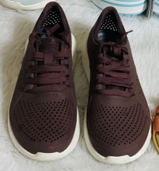 Crocs literide deals pacer burgundy