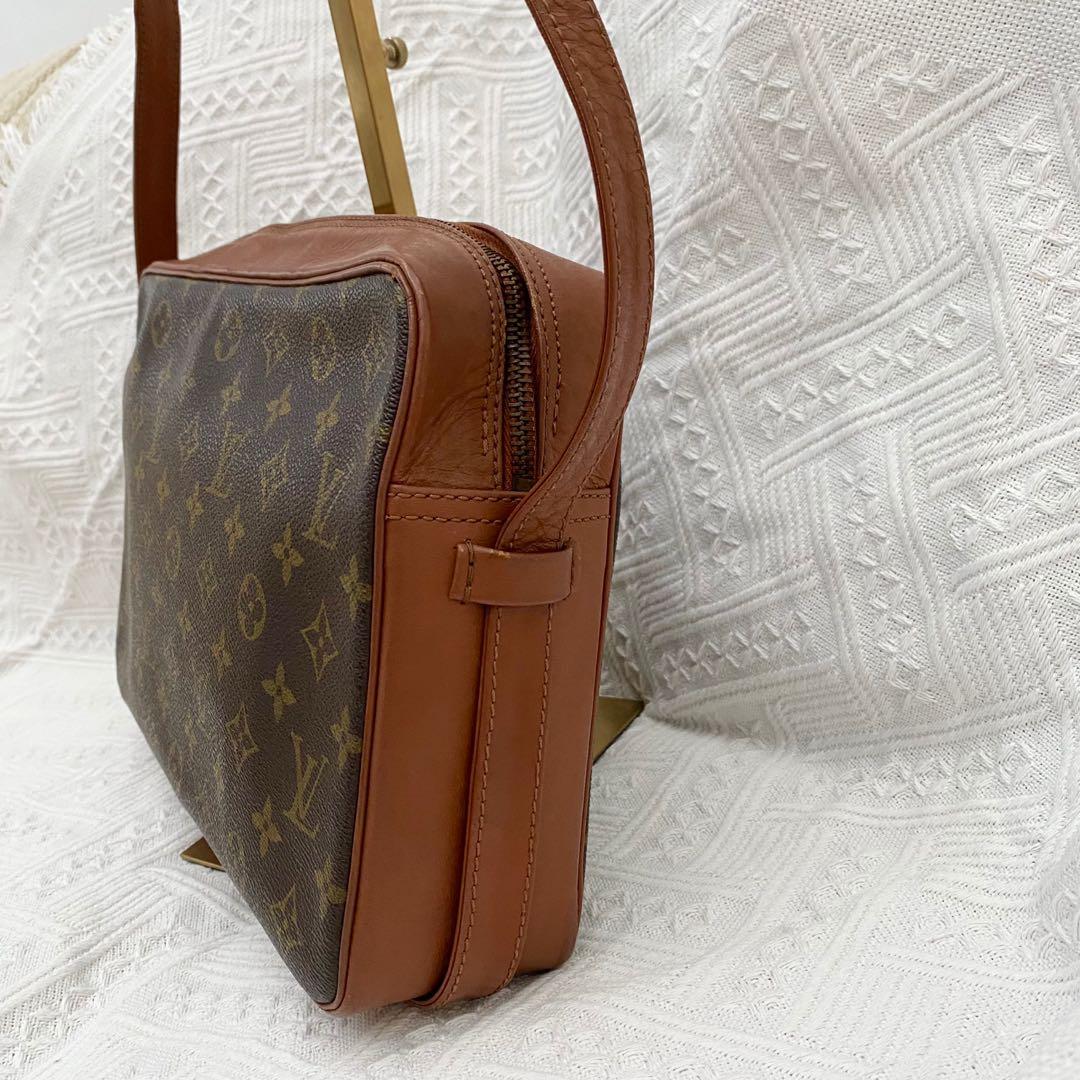 Louis Vuitton Vintage French Company Messenger Bag, Women's Fashion, Bags &  Wallets, Purses & Pouches on Carousell