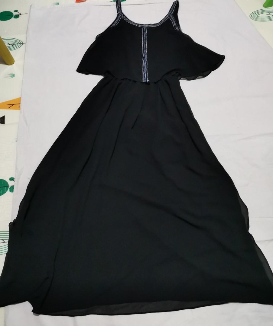 Maxi dress, black (Category: Dresses) located in Quezon City. Submitted by csa22 (Listing ID 1112341574, Image 1). Description: .