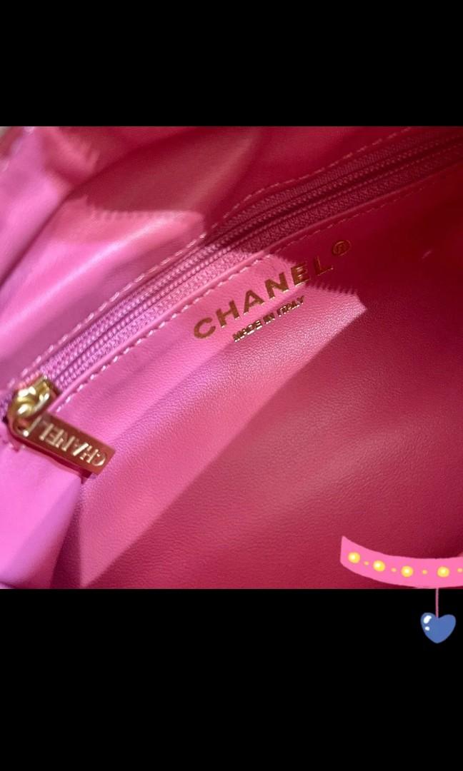 Pending) New Chanel SMALL HOBO BAG WHITE Lambskin & Brushed Gold