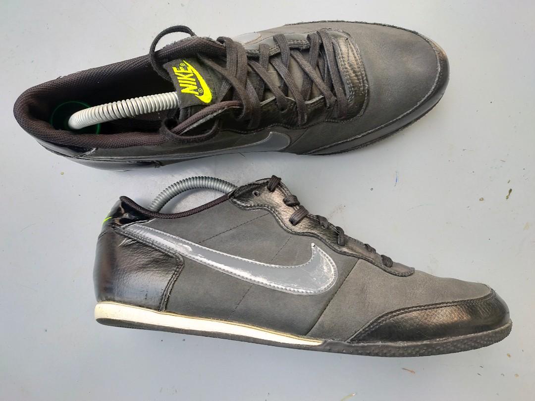 Nike track racer store