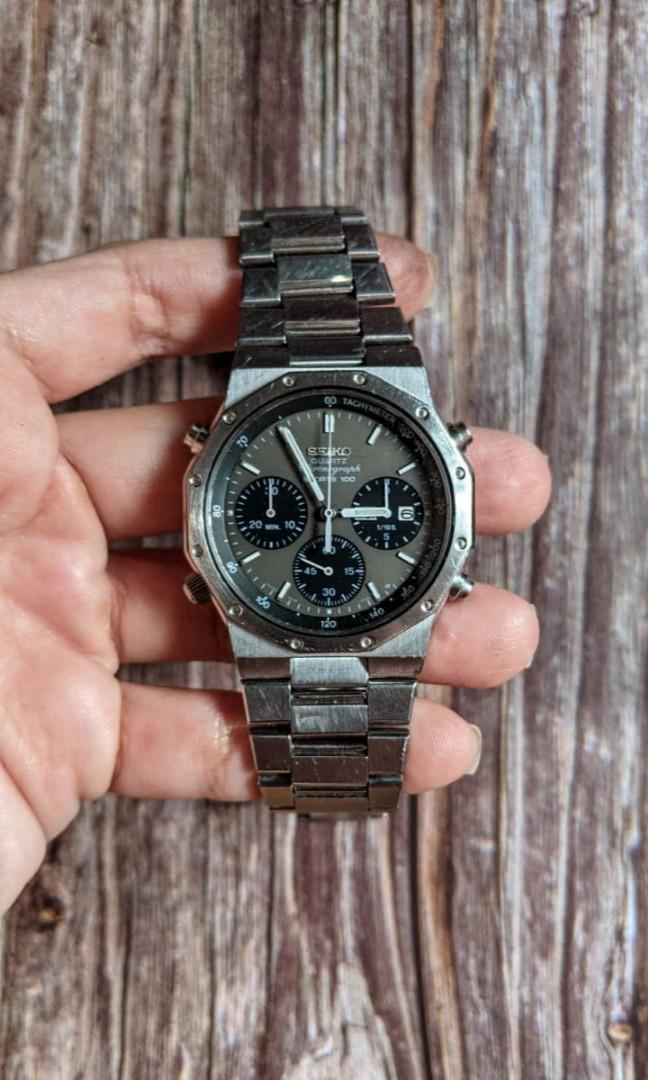 Seiko 7A38-7029, Men's Fashion, Watches & Accessories, Watches on Carousell