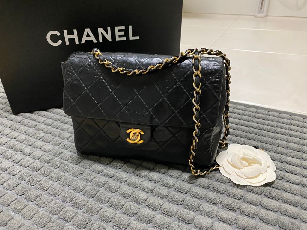 Chanel mini 8 sale size