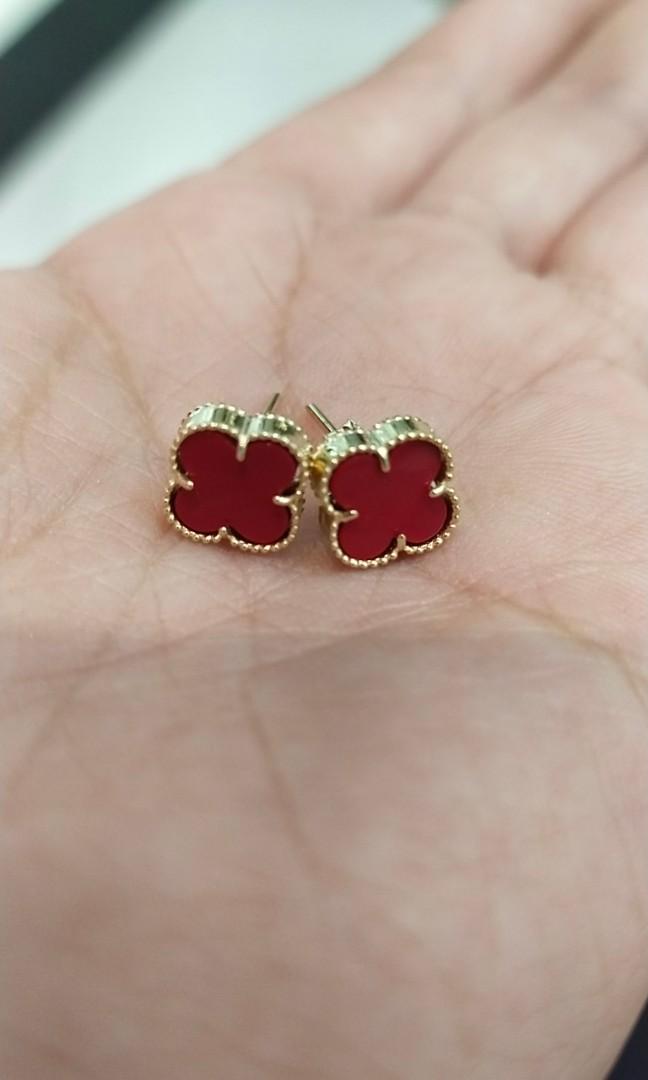 Vca red outlet earrings