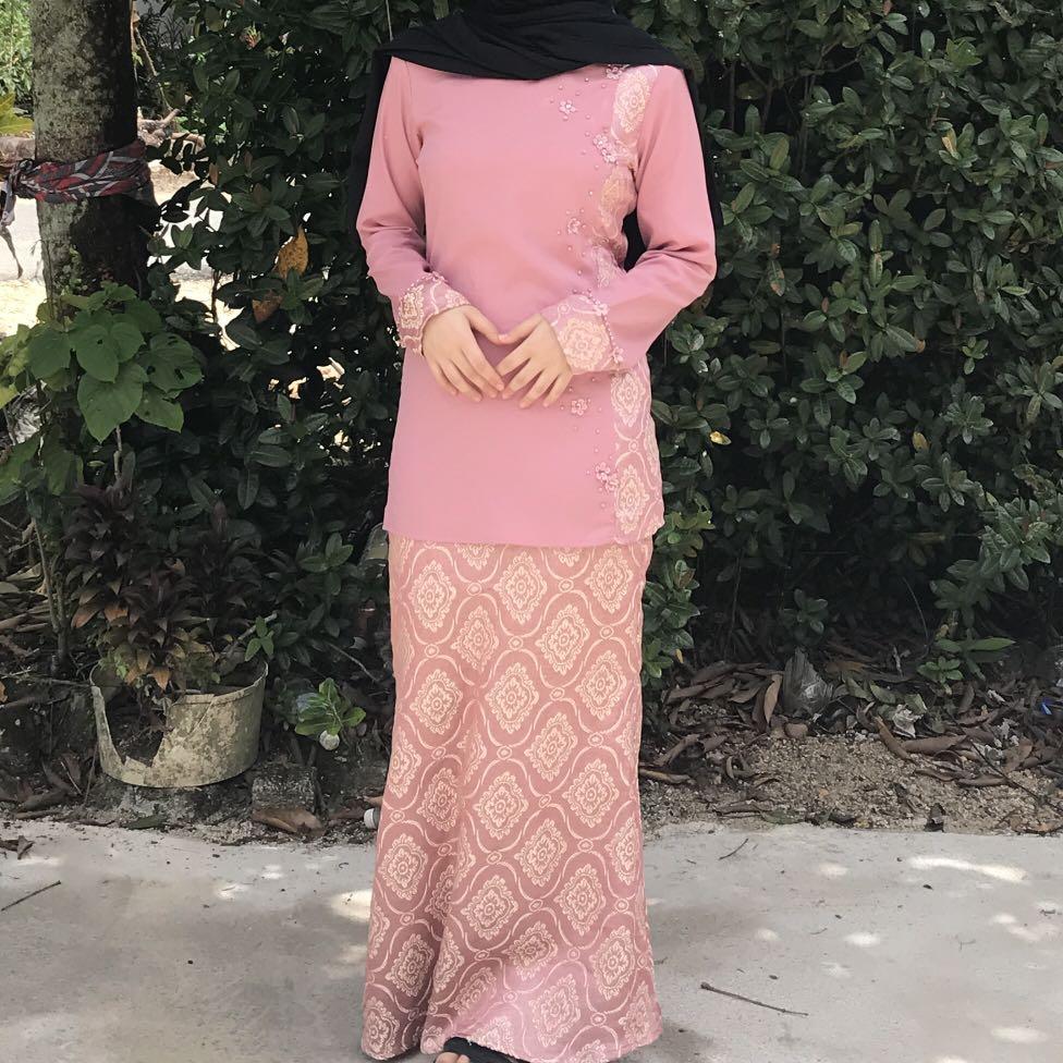 Baju Kurung Moden Kain Sulam Women S Fashion Clothes Dresses On Carousell