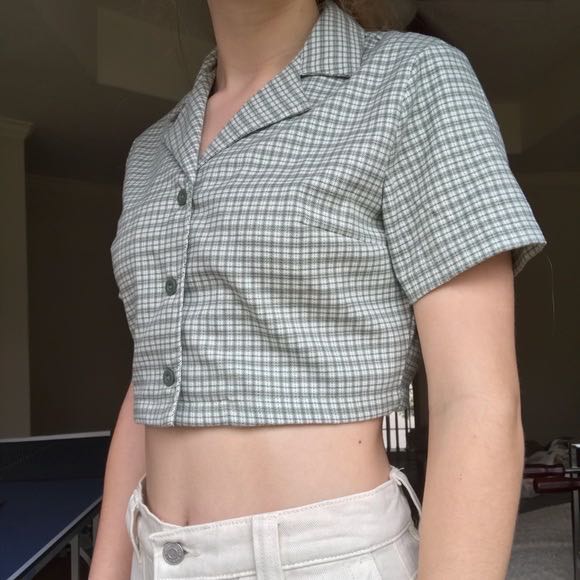 BRANDY MELVILLE VIVIAN TOP, Women's Fashion, Tops, Shirts on Carousell