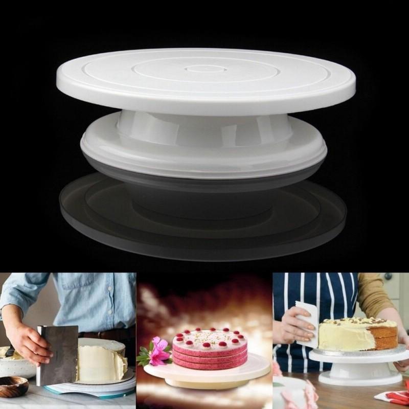 Cake Decorating Round Spinning Turntable (Category: Bakeware) located in Manila. Submitted by abcd_efghi (Listing ID 1112582680, Image 1). Description: - used to put cakes and decorate cakes easier for spinning.