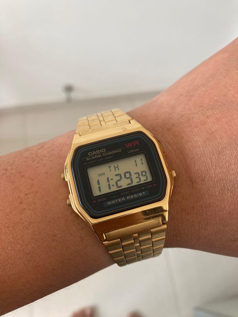 Casio retro 2024 vintage gold