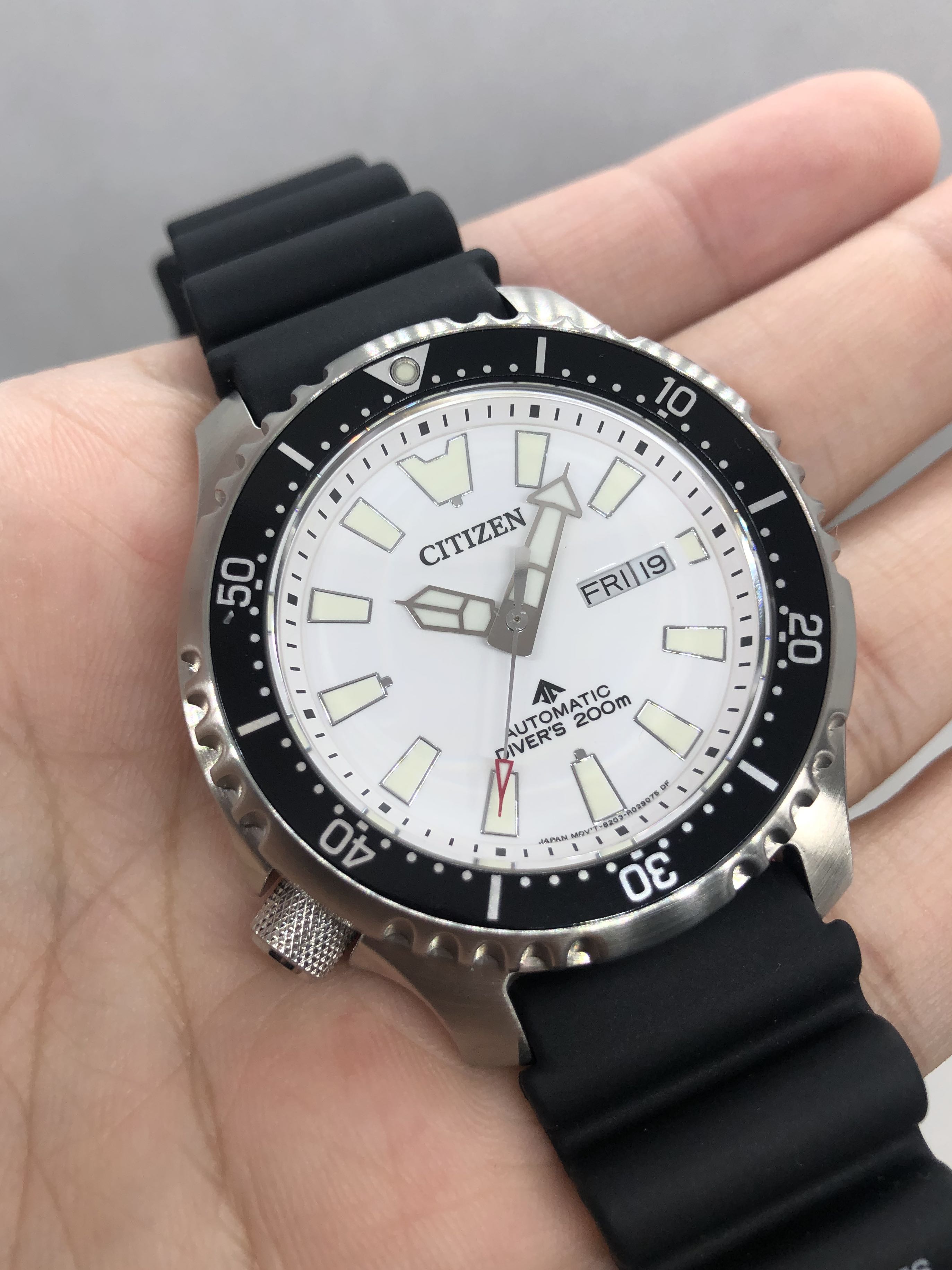 Citizen white dial diver hotsell