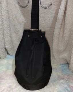 (Category: ) located in . Submitted by armoire_deluxe (Listing ID 1112565937, Image 1). Description: .