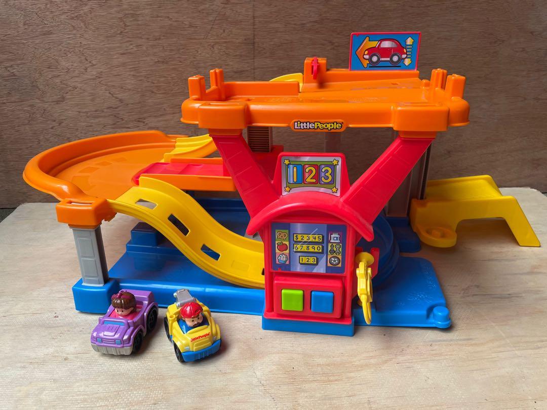 Fisher price little people rollin top ramps garage