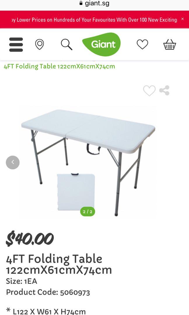 Giant store foldable table