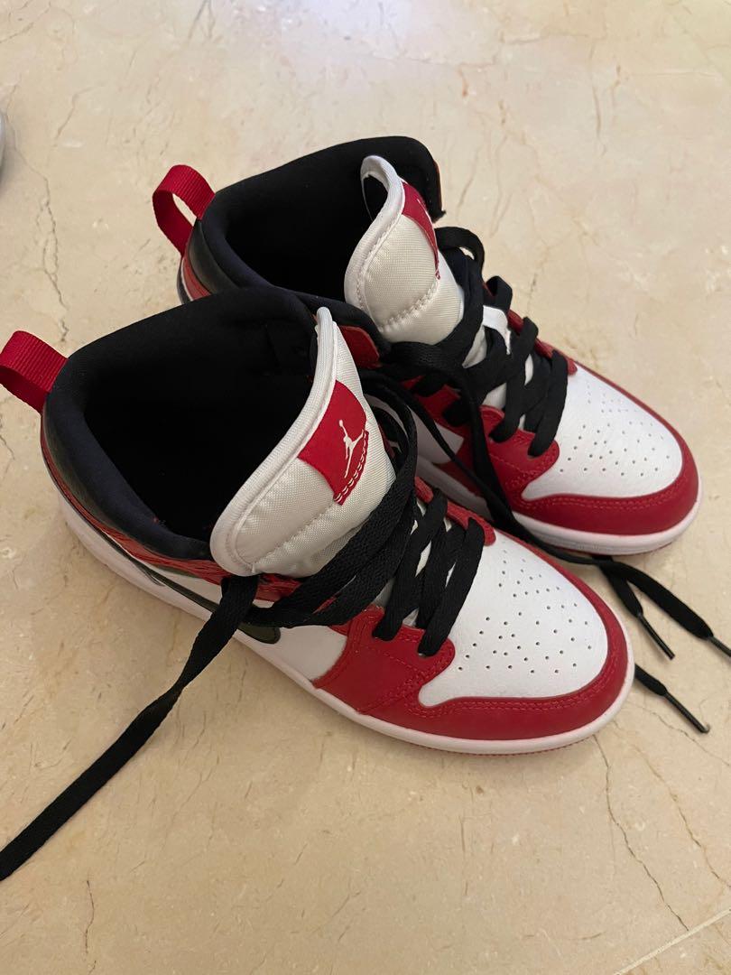 Jordan basketball best sale shoes junior