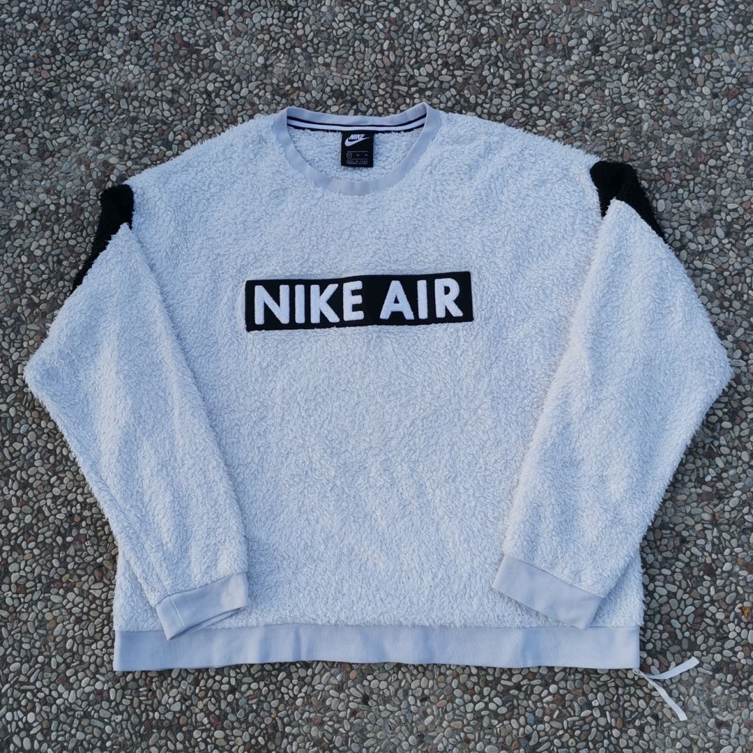 Nike air hot sale seasonal crew