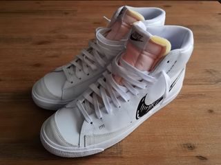 (Category: ) located in . Submitted by sneaker_passion (Listing ID 1112505959, Image 1). Description: .
