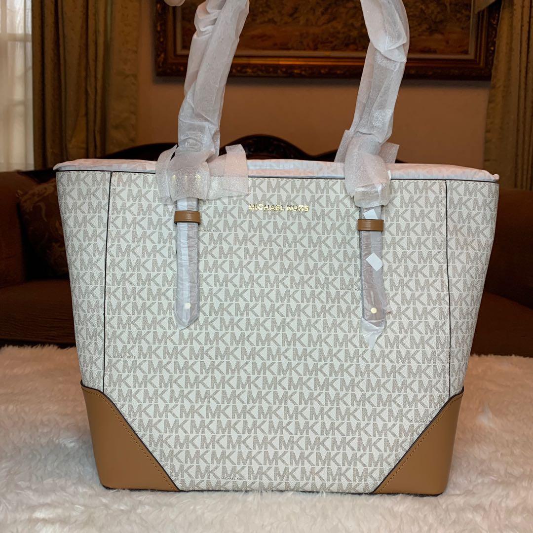 Original Michael kors tote bag /mk large tote bag mk, Luxury, Bags &  Wallets on Carousell