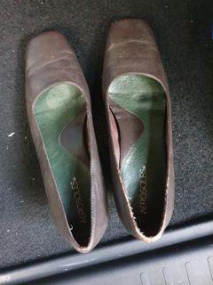 SALE!! Preloved Aerosoles leather shoes/closed shoes/square toes