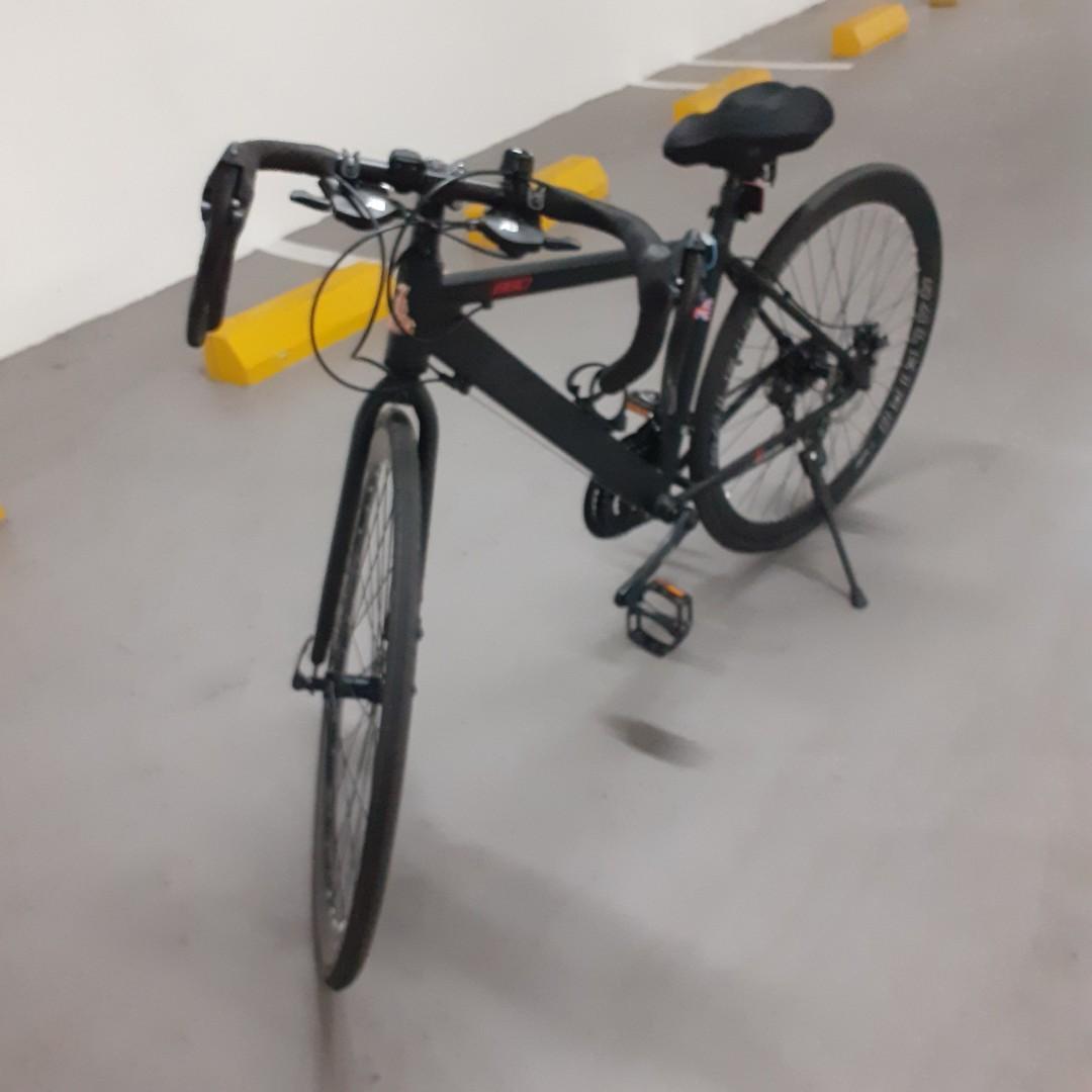 Ccm delson men's hybrid bike hot sale