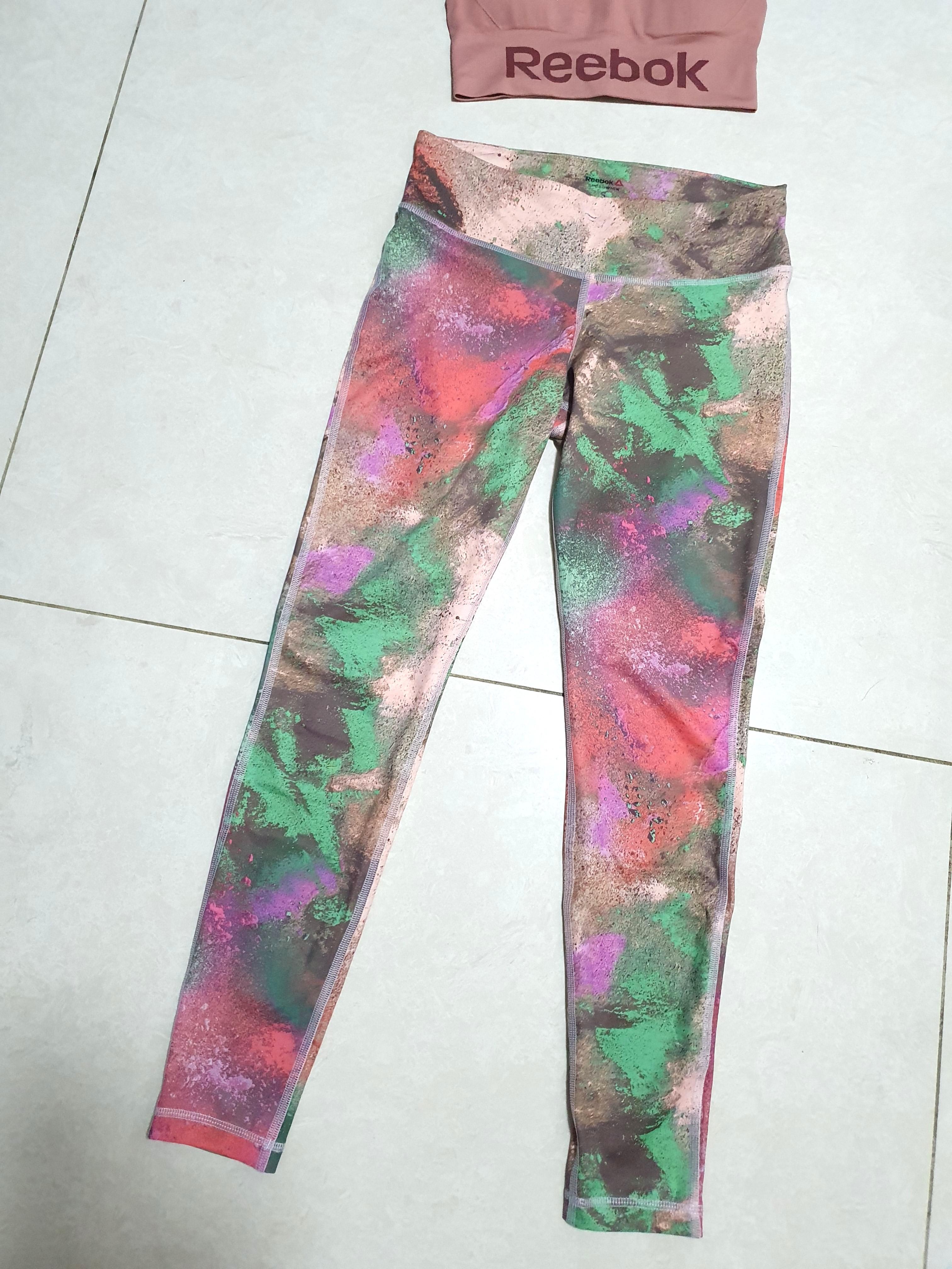 2 in 1 Reebok Activewear Sports Bra Leggings Set in Blush Pink Graffiti S