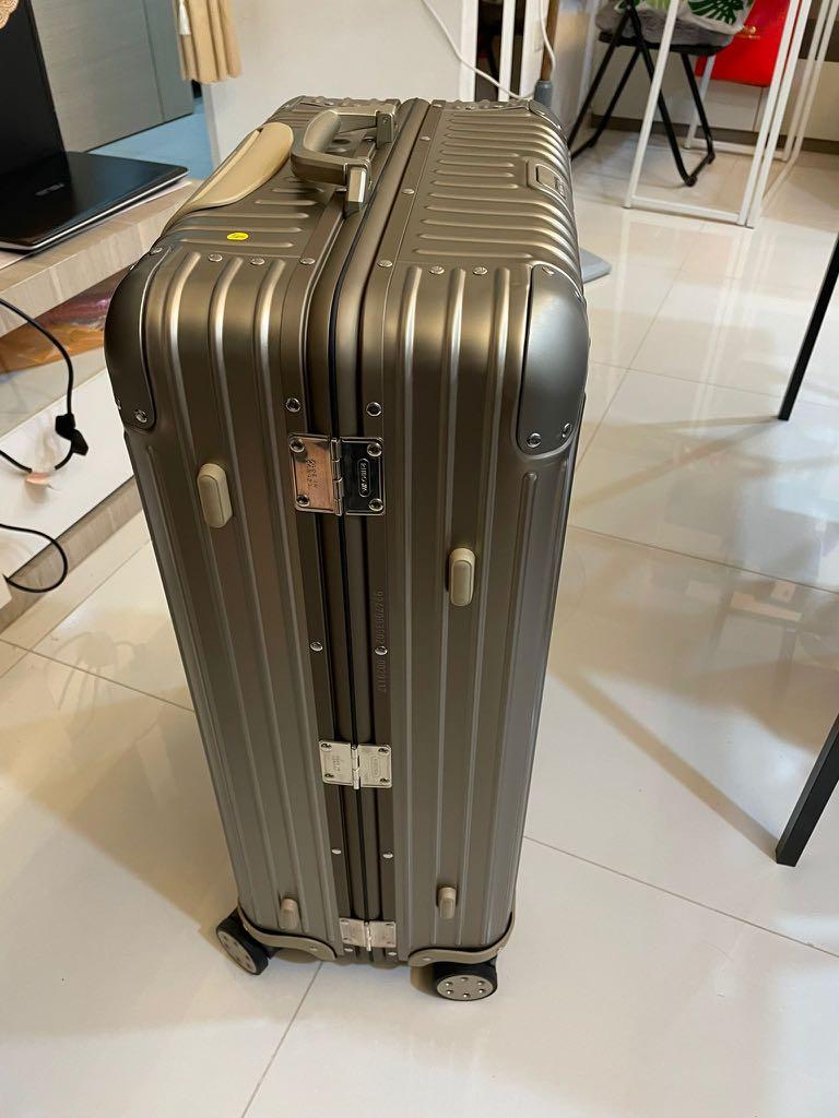 Rimowa electronic tag luggage Topas titanium 29
