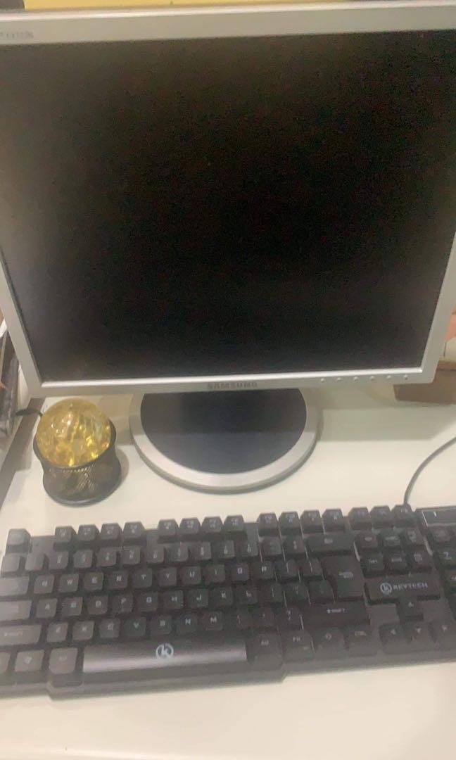 Samsung Desktop Computer with Keyboard (Category: Desktops) located in Makati City. Submitted by pattyb1 (Listing ID 1112650191, Image 1). Description: .