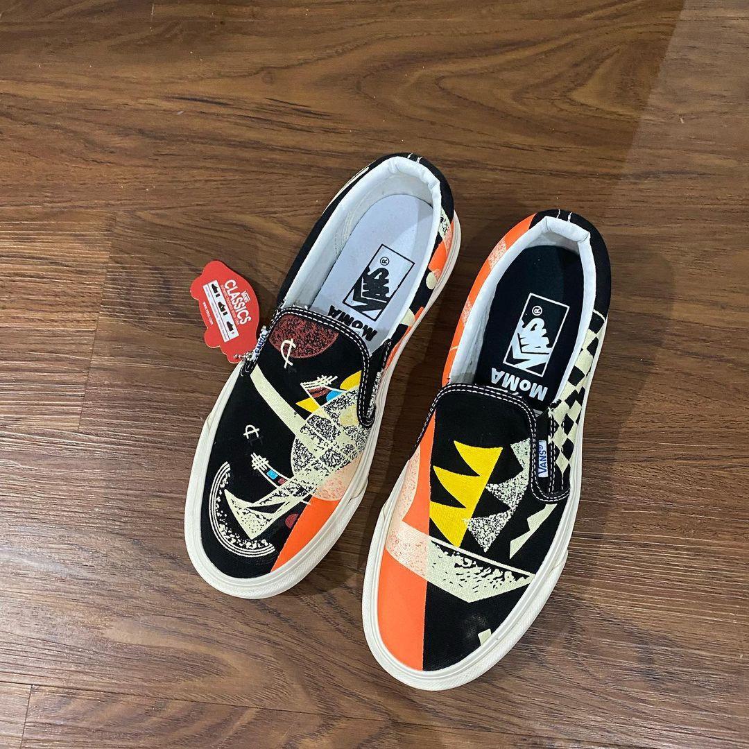 Vans Slip On Kandinsky Moma Vans Ua Classic Vans Slip On  display picture 3