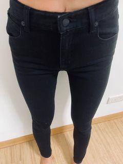 W24/25 高腰黑色小腳褲