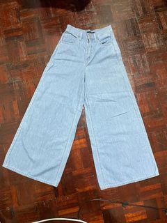 (Category: ) located in . Submitted by chua_preloved (Listing ID 1112645528, Image 1). Description: .