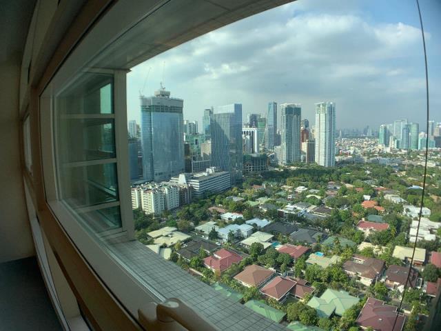 For Sale 3 Bedroom Discovery Primea (Category: Apartments & Condos) located in Makati City. Submitted by donangelob (Listing ID 240835616, Image 2). Description: PLEASE READ *No Brokers* *Direct Buyers Only* For Sale Discovery Primea Ayala Avenue Makati City 3 Bedroom 3 Toilet & Bath PLEASE READ (Views) Through and through building Fully-furnished gourmet kitchen Utility Kitchen Storage Room Staff Room 2 Parking Spaces Use of Hotel Amenities Priv