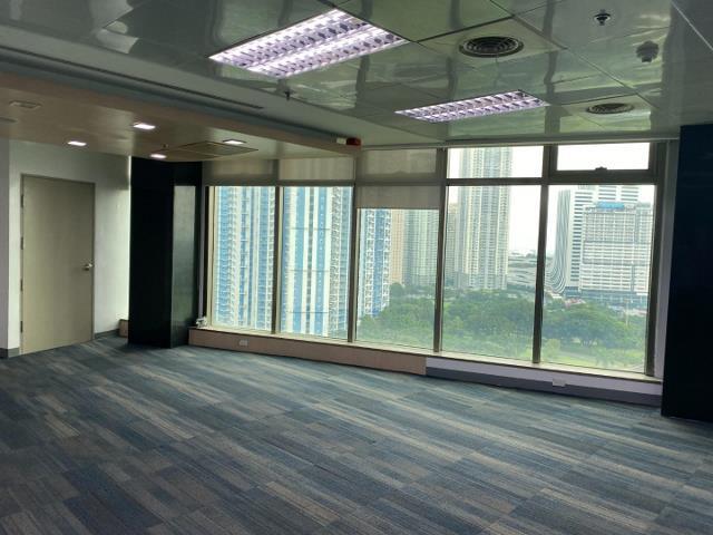 Office space for rent in BGC Taguig (Category: Commercial) located in Paranaque City. Submitted by dominiclorico (Listing ID 1121852960, Image 2). Description: Office space for rent in BGC The Fort Floor area: 979 sqm Ready for occupancy with minor renovations. Big windows, controlled aircons, carpeted, with pantry, modern glass building Rate: Php 1000/sqm plus cusa dues of Php 200/sqm plus vat (Php 1,315,776/month) Terms: 3 months advance, 3 mon