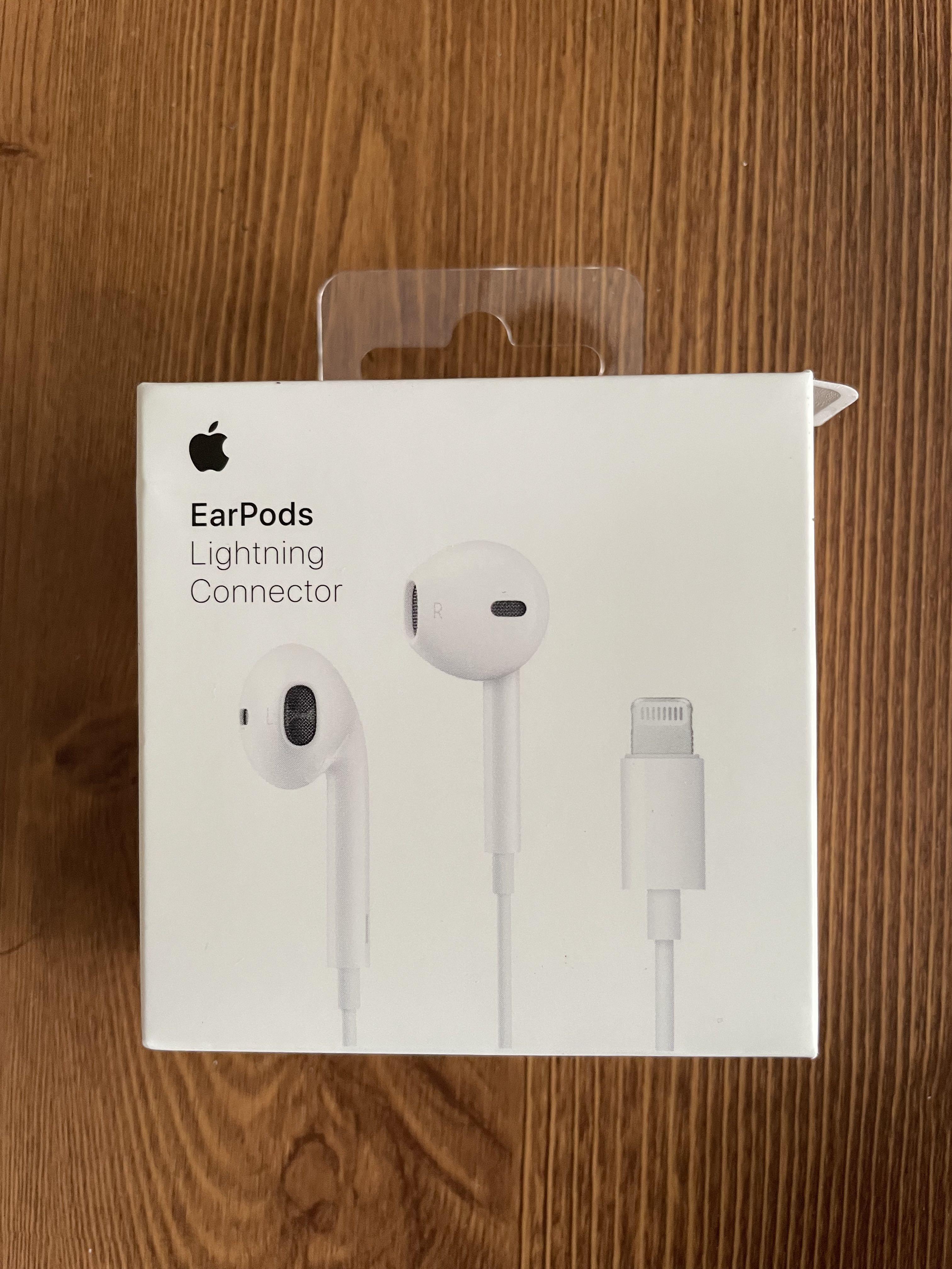 1 year warranty Apple EarPods with Lightning Connector