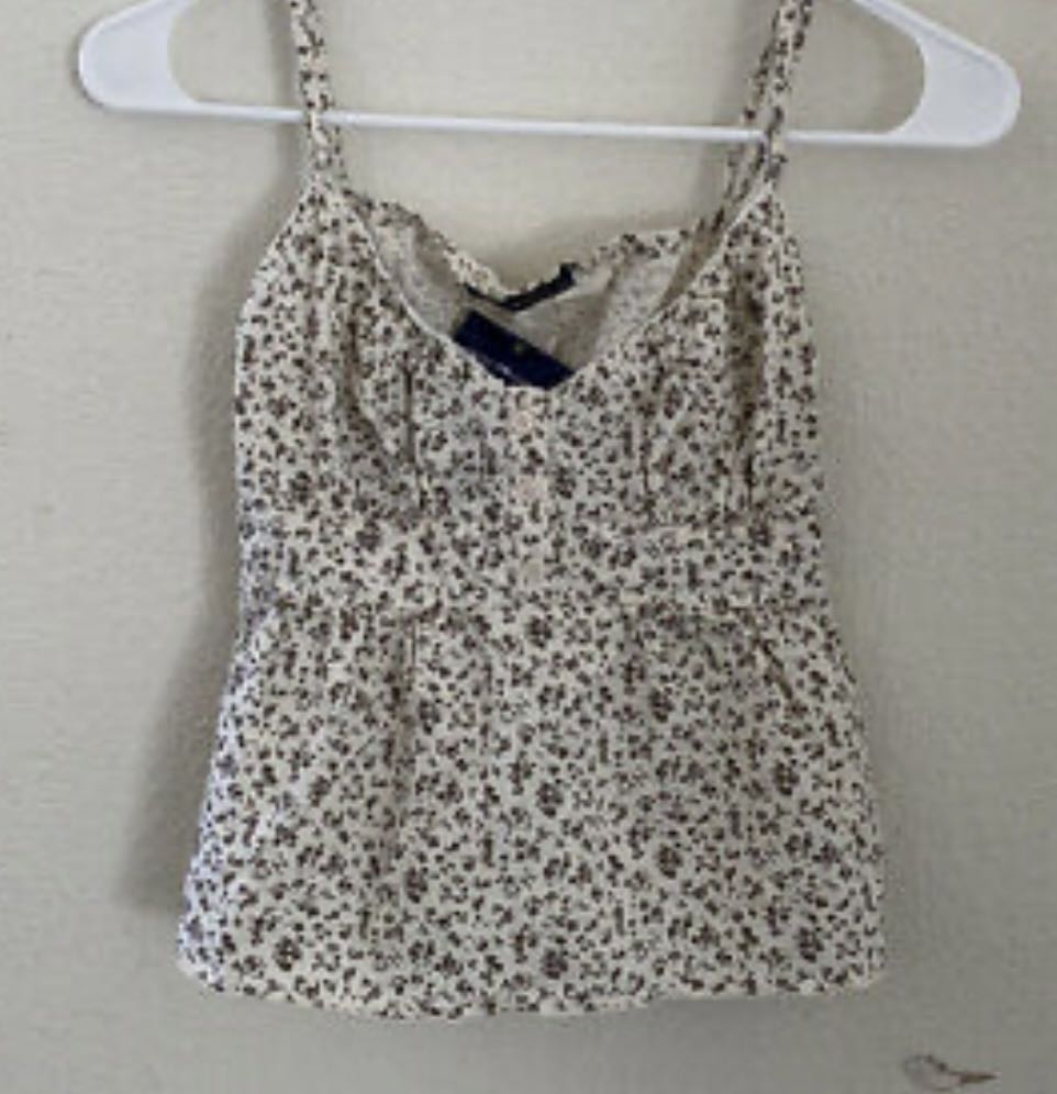 BNWOT brandy melville tiffany floral brown tank top, Women's Fashion, Tops,  Sleeveless on Carousell