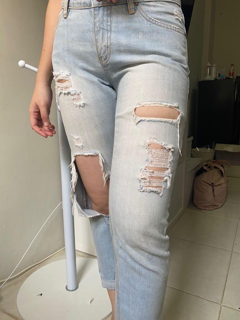 Boyfriend Ripped Jeans, Fesyen Wanita 
