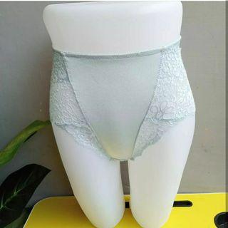 Celana dalam renda