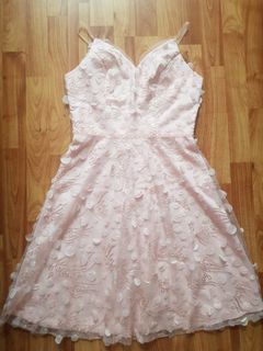 (Category: ) located in . Submitted by prelooved.kloset (Listing ID 1134711742, Image 1). Description: .