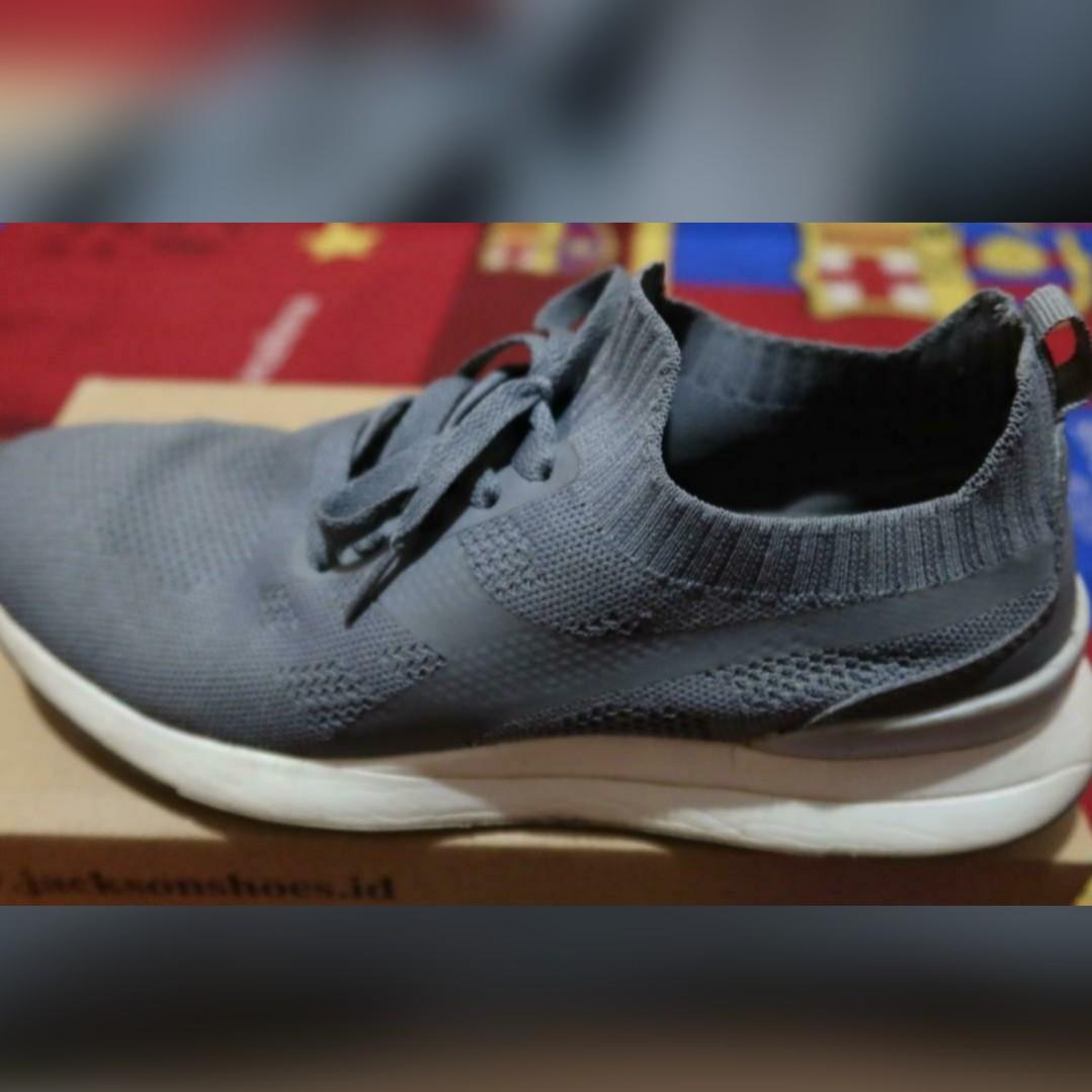 Diadora Sport Slip on Fesyen Pria Sepatu Sneakers di Carousell