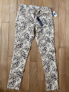 (Category: ) located in . Submitted by clearanceesales (Listing ID 1134749976, Image 1). Description: .