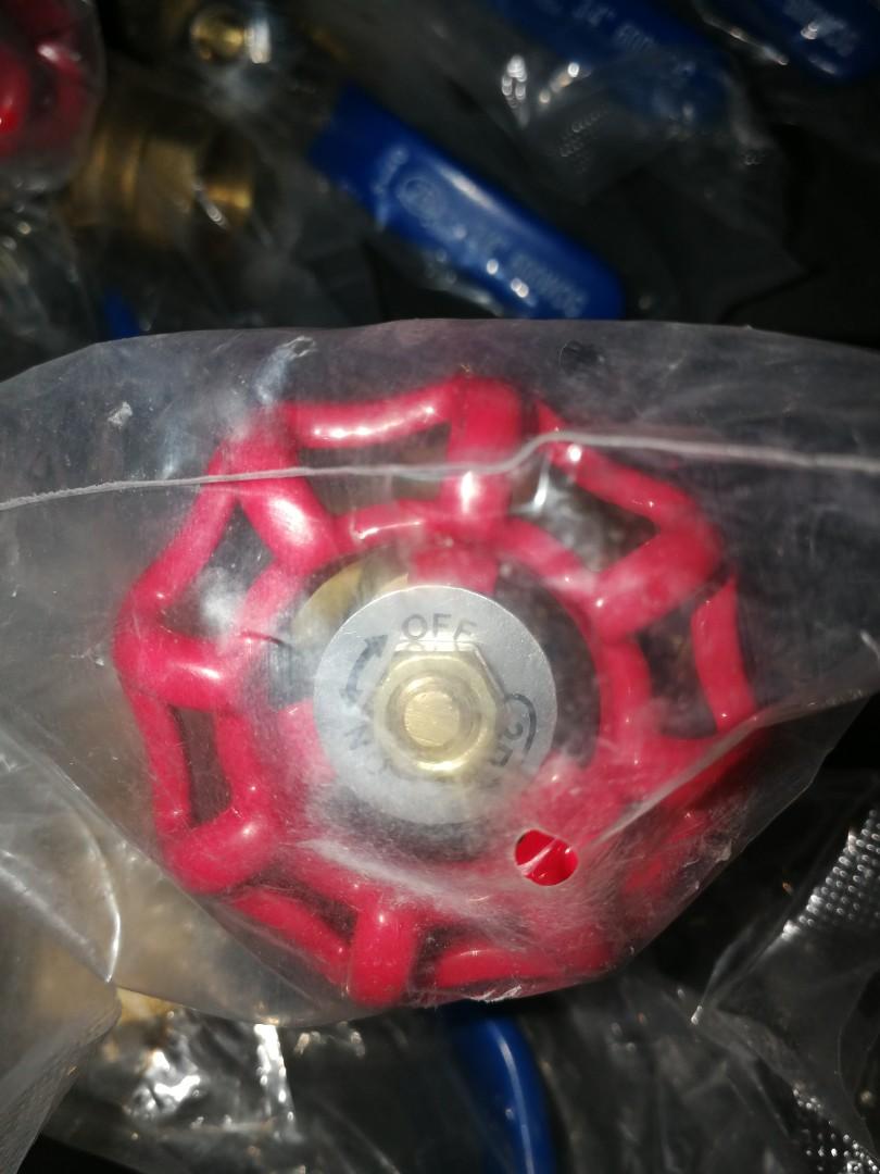 Gate valve,ball valve take all (Category: Construction & Building Materials) located in Quezon City. Submitted by heartjunkyard (Listing ID 1134782351, Image 3). Description: 3/4 15pcs 1/2 4pcs 1 4pcs.