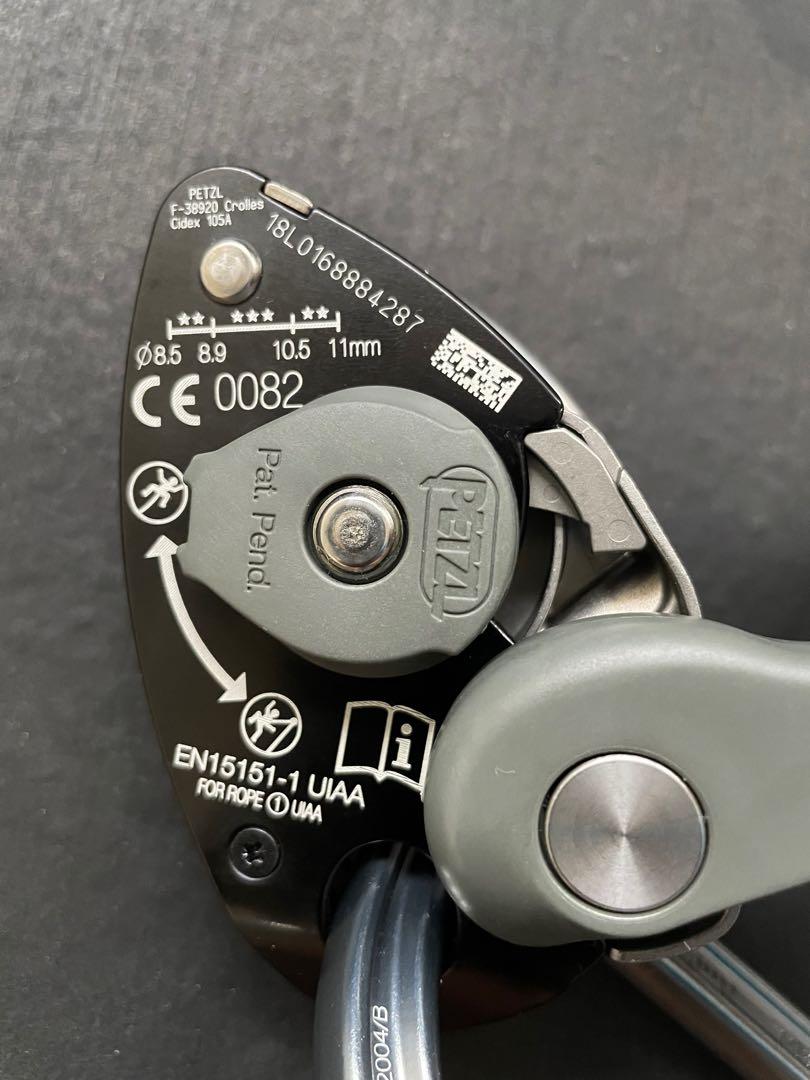 GriGri + with Petzl AM'D carabiner, Sports Equipment, Other Sports