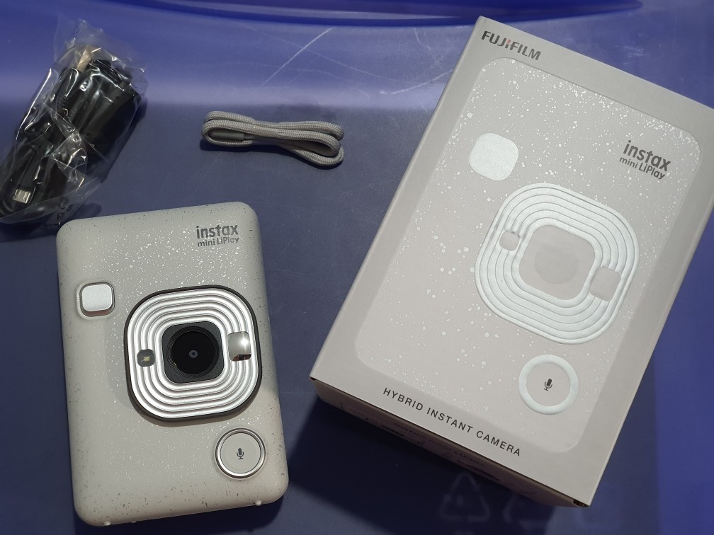 Instax mini lil play, Photography, Cameras on Carousell