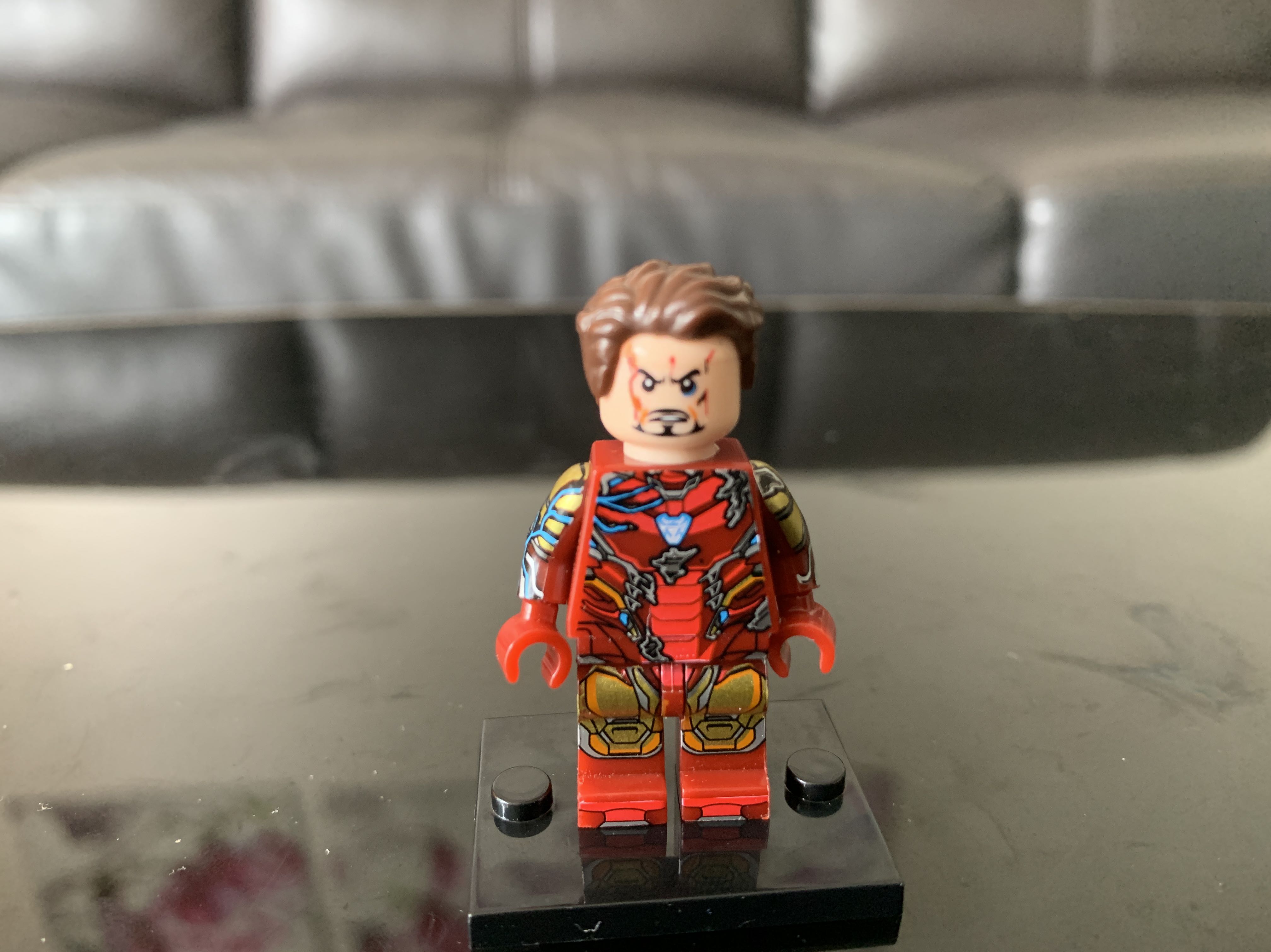 Lego battle damaged iron man online