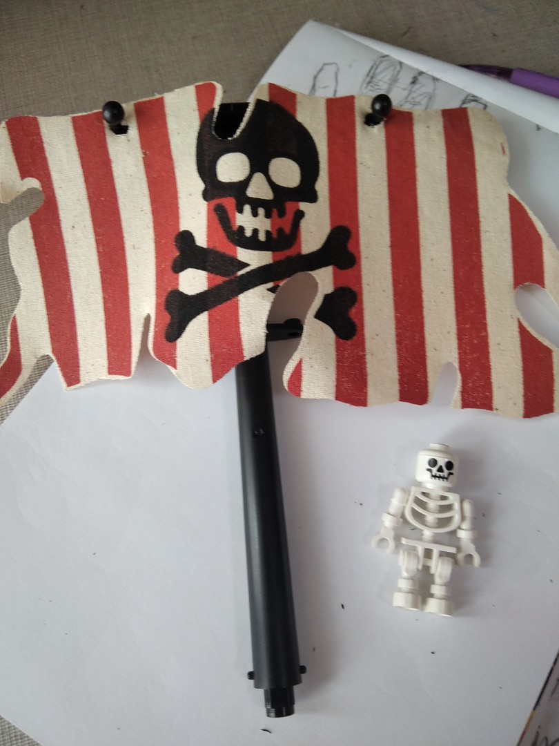 Lego pirate hot sale flag