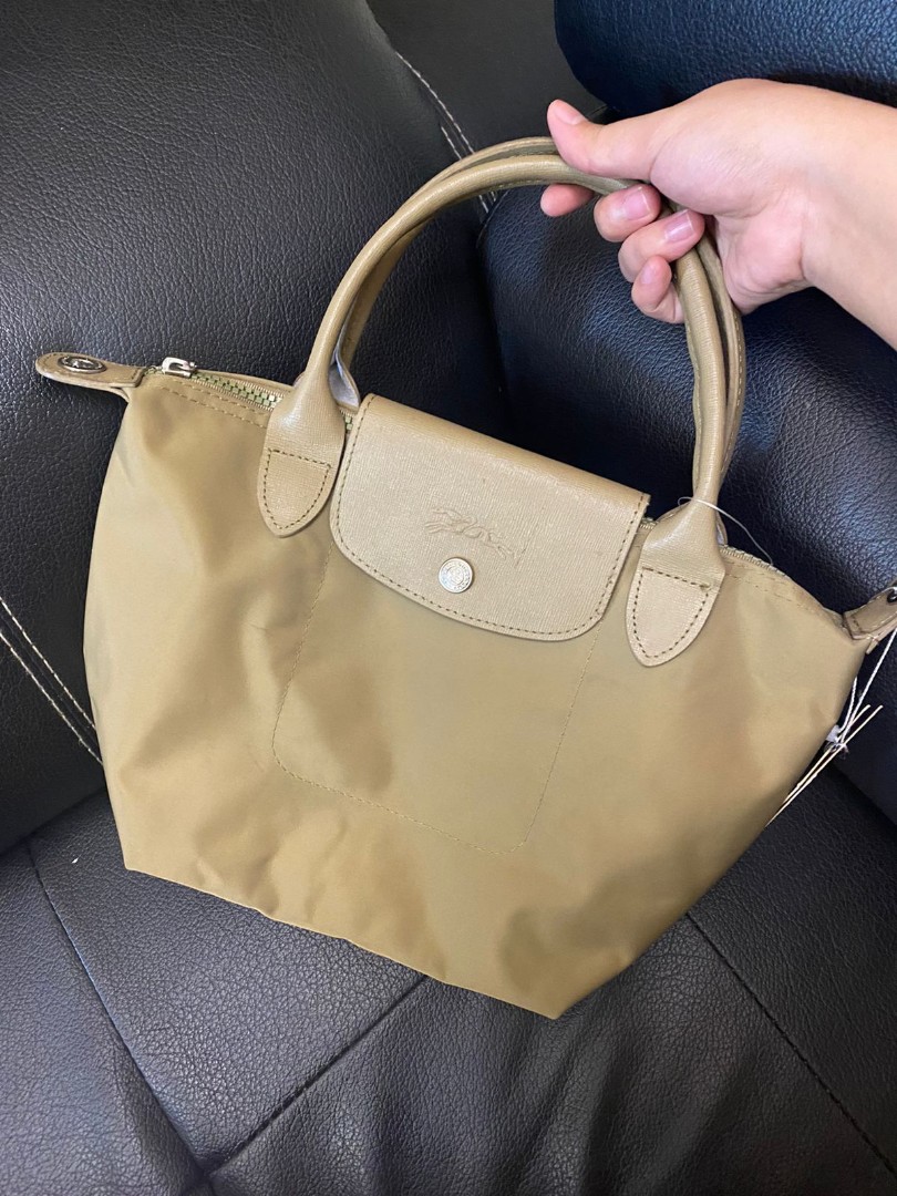 Ukuran tas 2025 longchamp size s