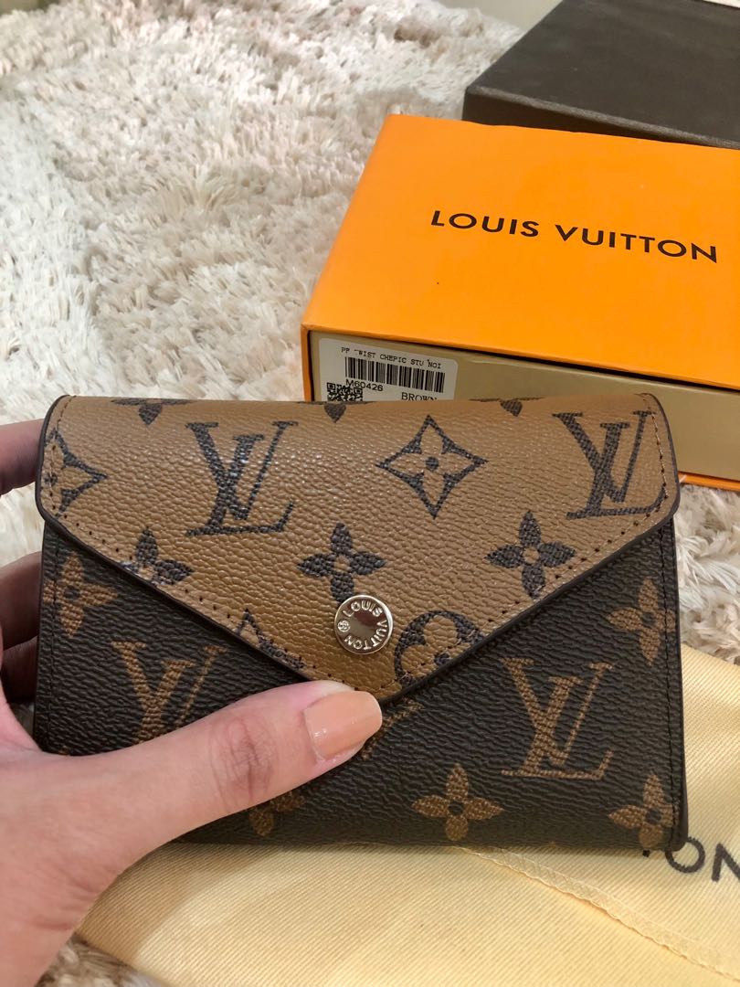 LV Two tone short wallet, Women's Fashion, Bags & Wallets, Wallets & Card  holders on Carousell