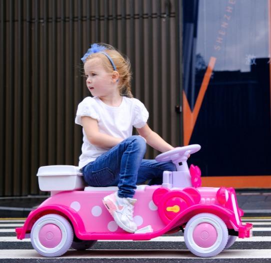 Minnie mouse ride on car with store remote control