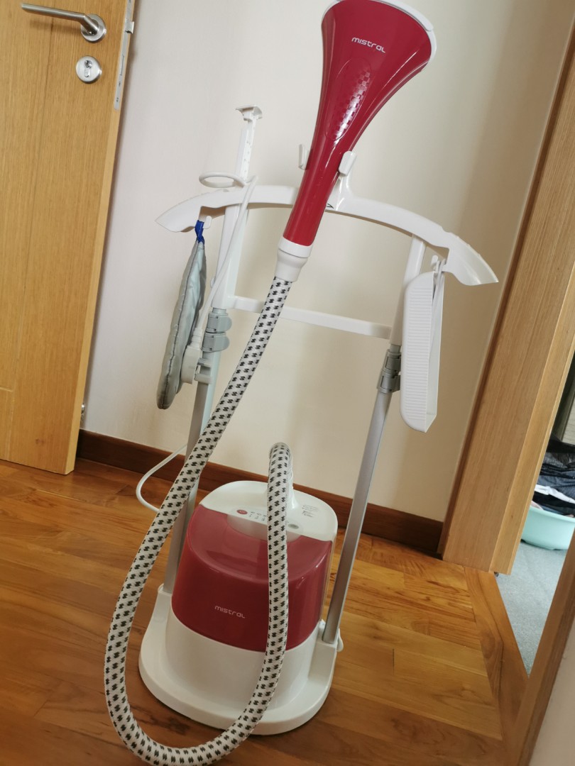Mistral 2L garment steamer, TV & Home Appliances, Vacuum Cleaner